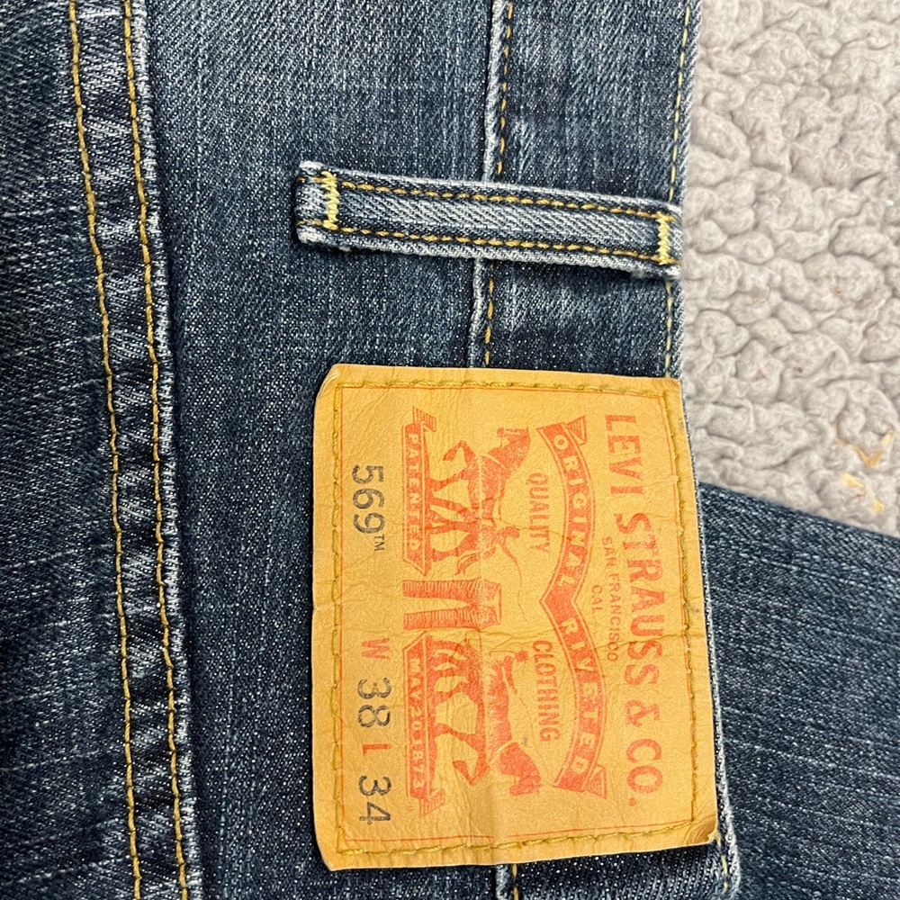 Levi’s Strauss & Co 569 38x34